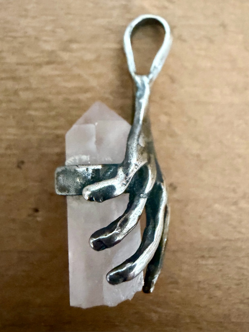 VINTAGE BRAZILIAN STERLING SILVER ARTICULATED HAND & ROSE QUARTZ CRYSTAL PENDANT